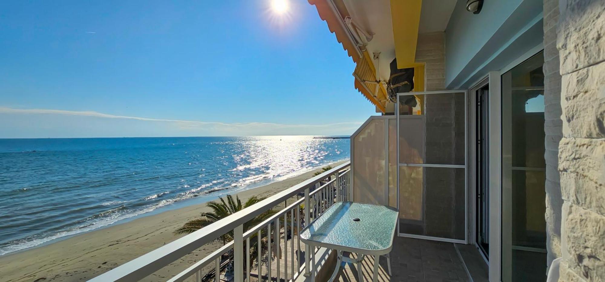 Hara Apartment In Front Of The Beach Paralía Exterior foto